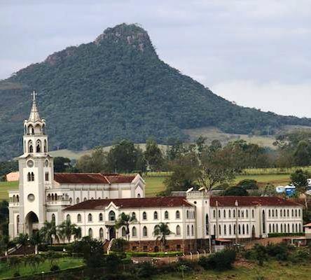 Claraval Minas Gerais fonte: dynamic-media-cdn.tripadvisor.com Fonte: dynamic-media-cdn.tripadvisor.com